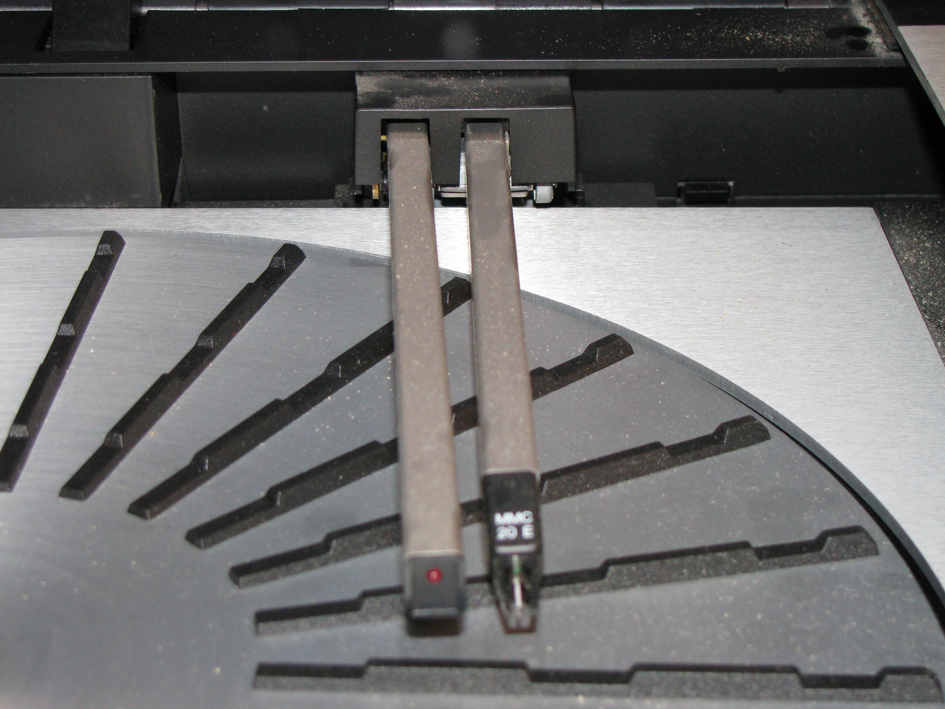 Beogram 8000 (tonearm assembly)